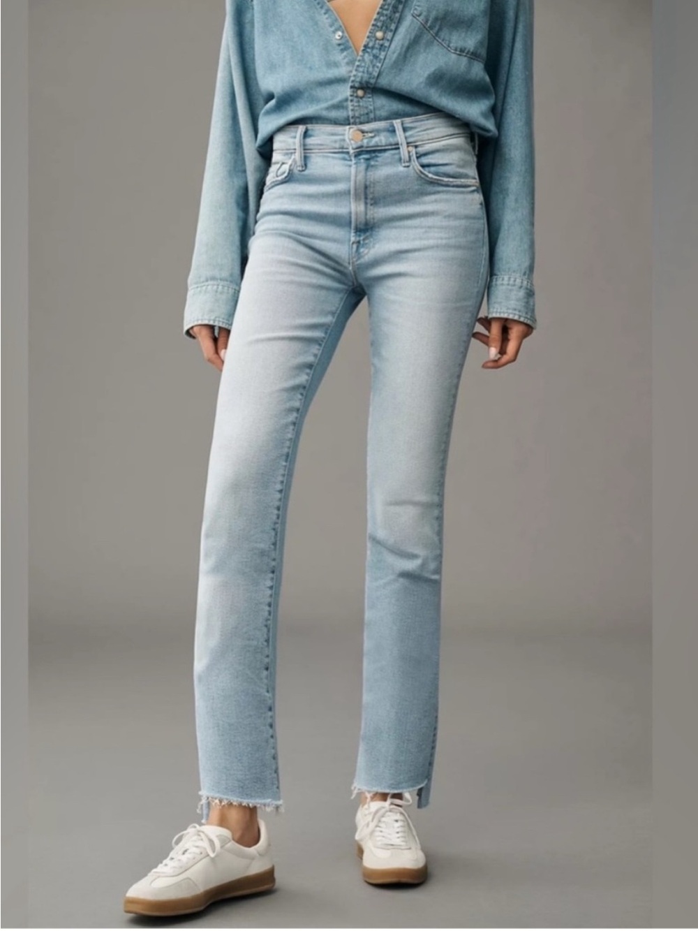 MOTHER The Insider Crop Step Fray in Limited Edition Light Wash Denim Size 29